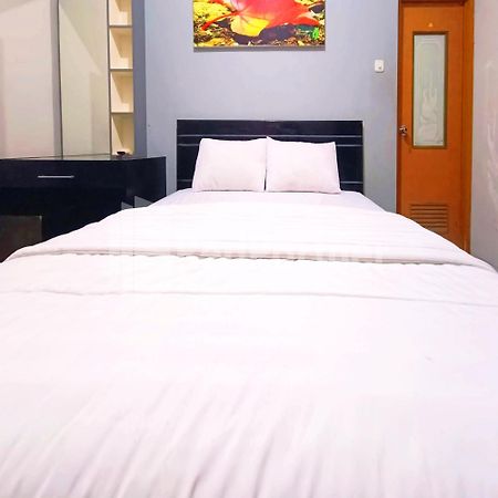 D'Waru Homestay Syariah Near Jl Slamet Riyadi Mitra Reddoorz Solo Exteriör bild