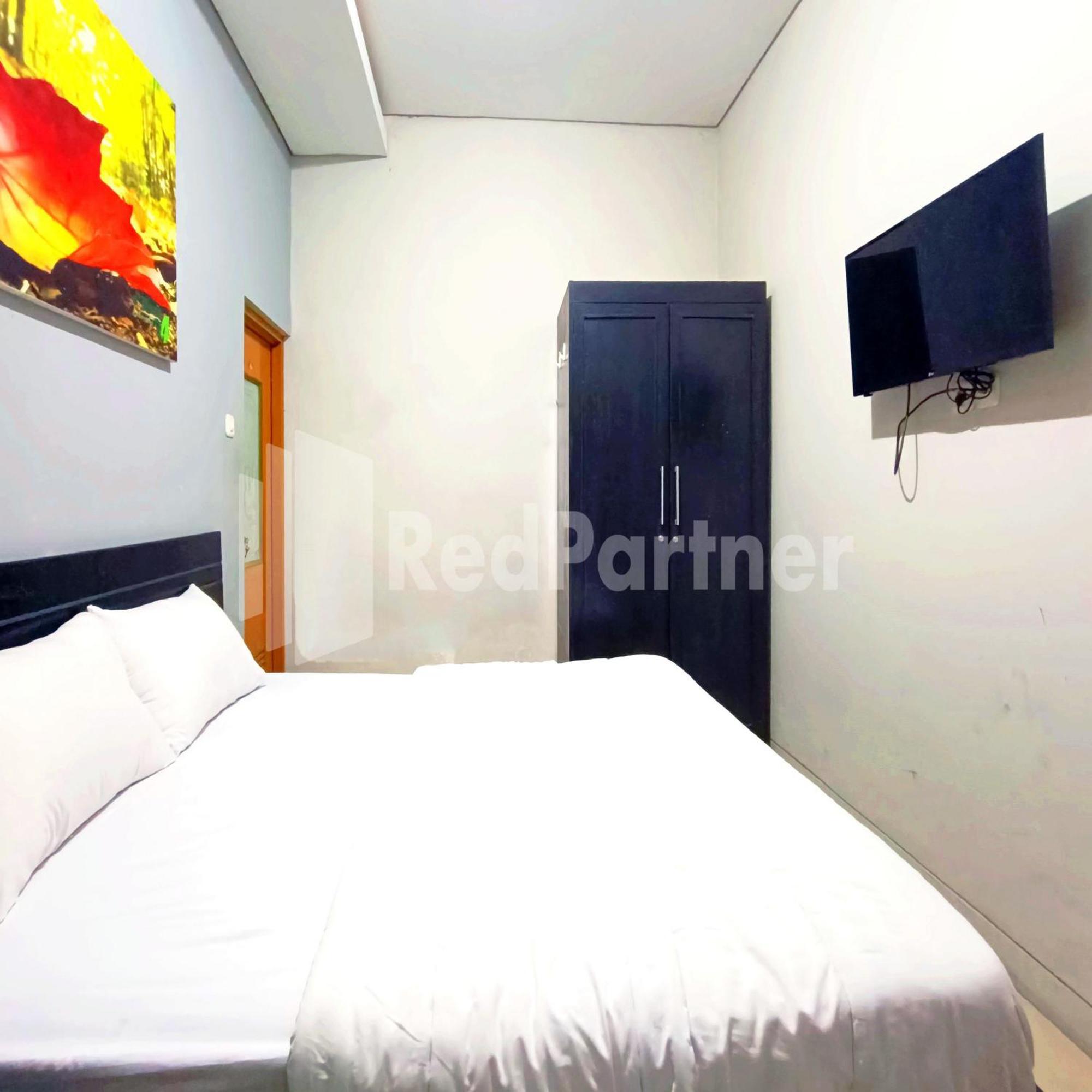 D'Waru Homestay Syariah Near Jl Slamet Riyadi Mitra Reddoorz Solo Exteriör bild